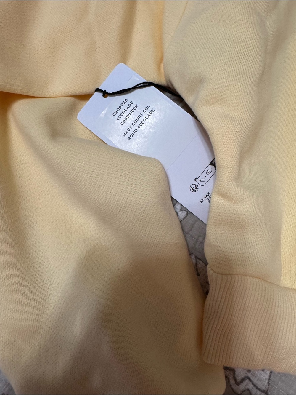 ALO candlelight yellow Yoga CROPPED Accolade crewneck - Picture 8 of 11